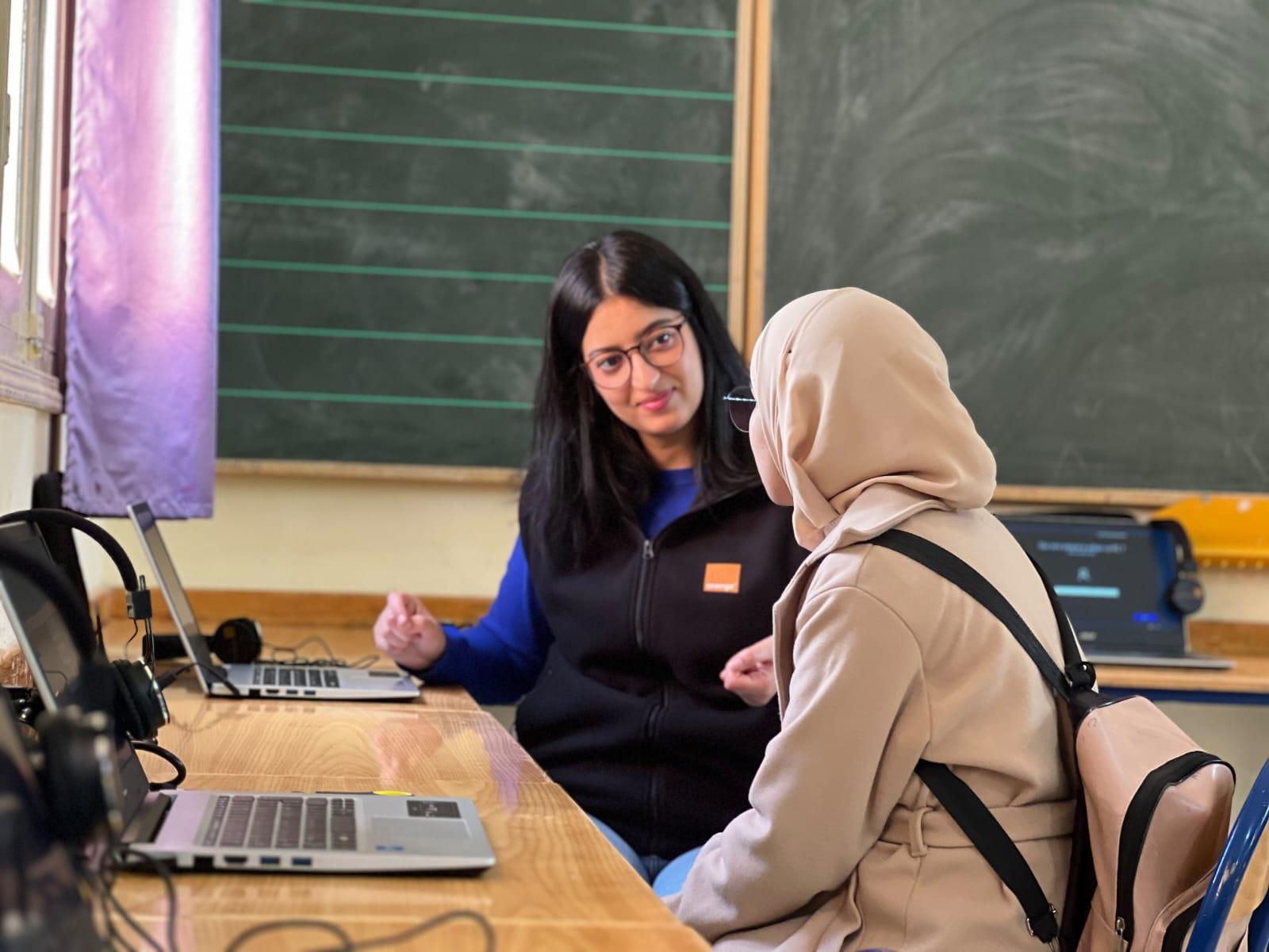 Ensemble créons le changement, 
Unis faisons la différence 