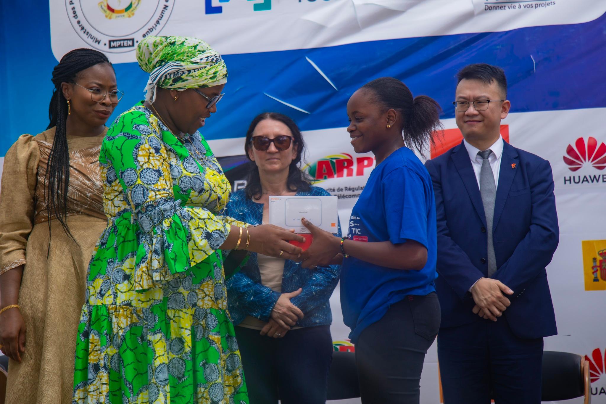 Orange  Guinée accompagne la Journée Internationale des Jeunes filles dans le secteur des TIC