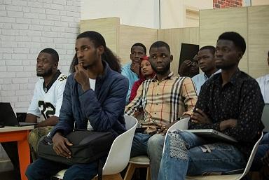 Orange Digital Center Guinée a reçu les gestionnaires de l’UNIPOD de Mamou pour un échange autour de l’Orange Summer Challenge