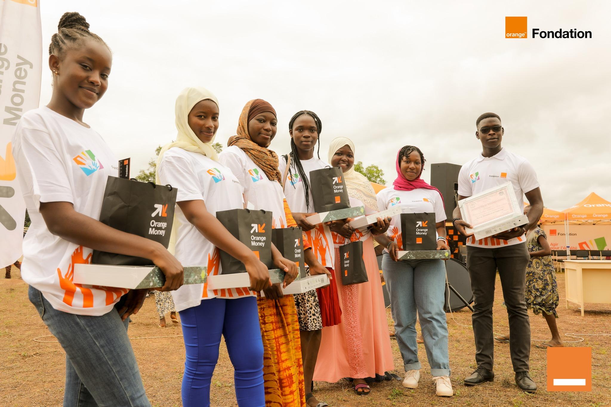 Ensemble, créons le changement
Unis, faisons la différence