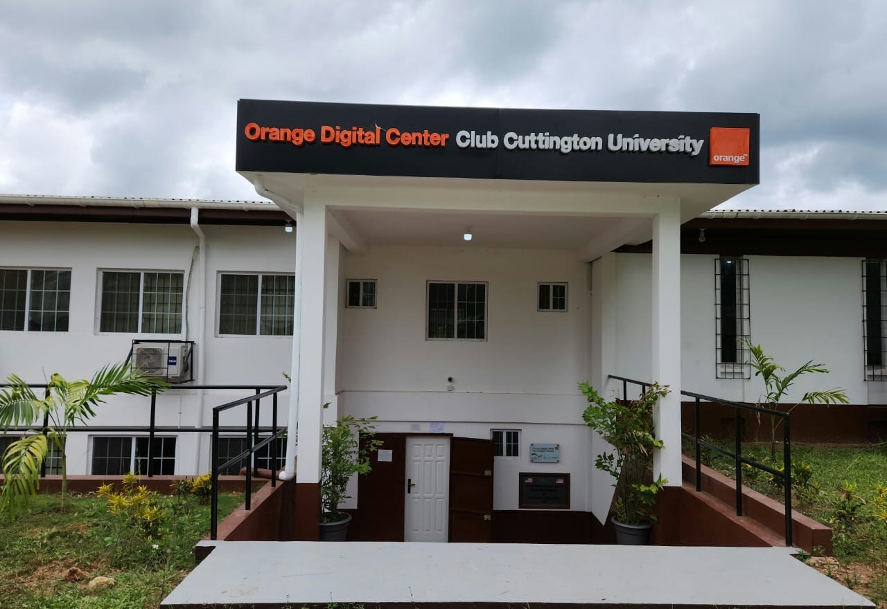 Orange Digital Center Club