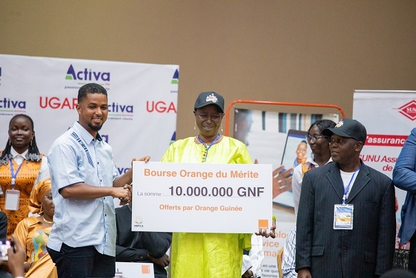 Orange Guinée au cœur de la célébration de l’excellence scolaire à travers la semaine nationale de mérite scolaire (SENAMSCO)