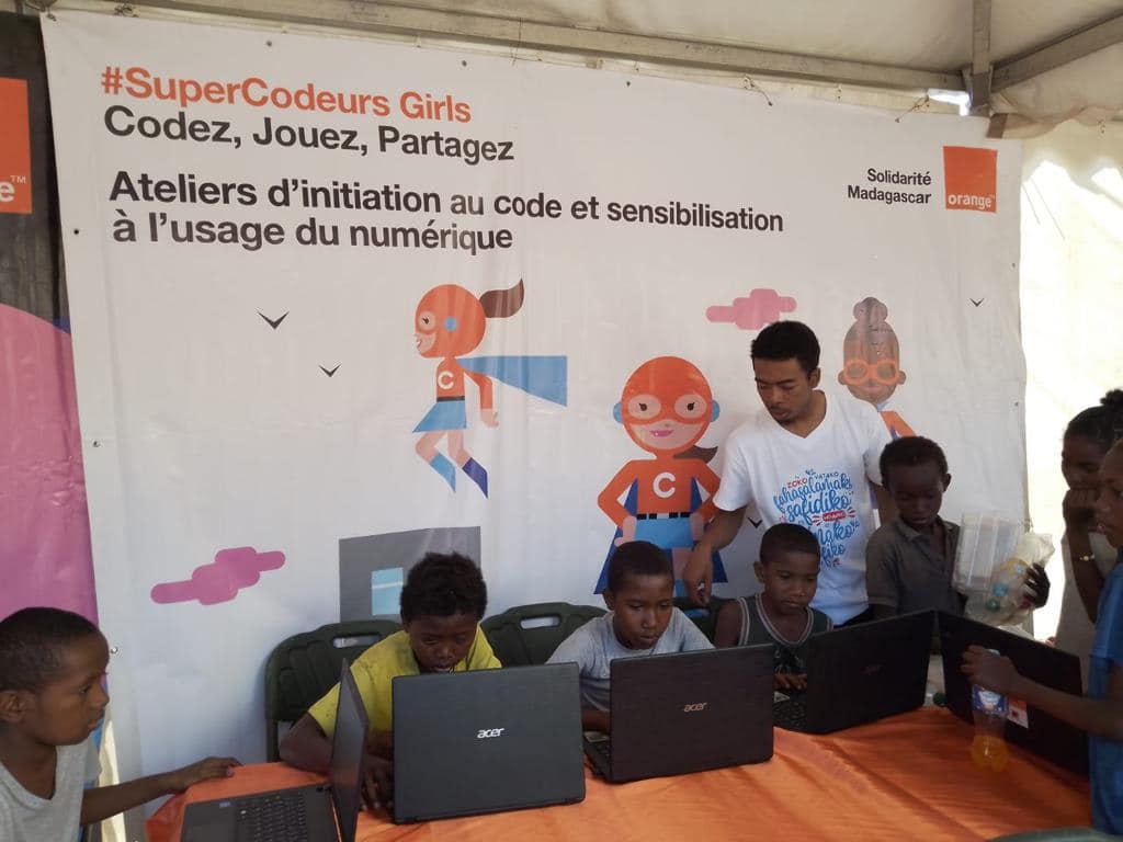 Des ateliers Supercodeurs à l'occasion de la Journée Internationale de la Jeunesse 2023