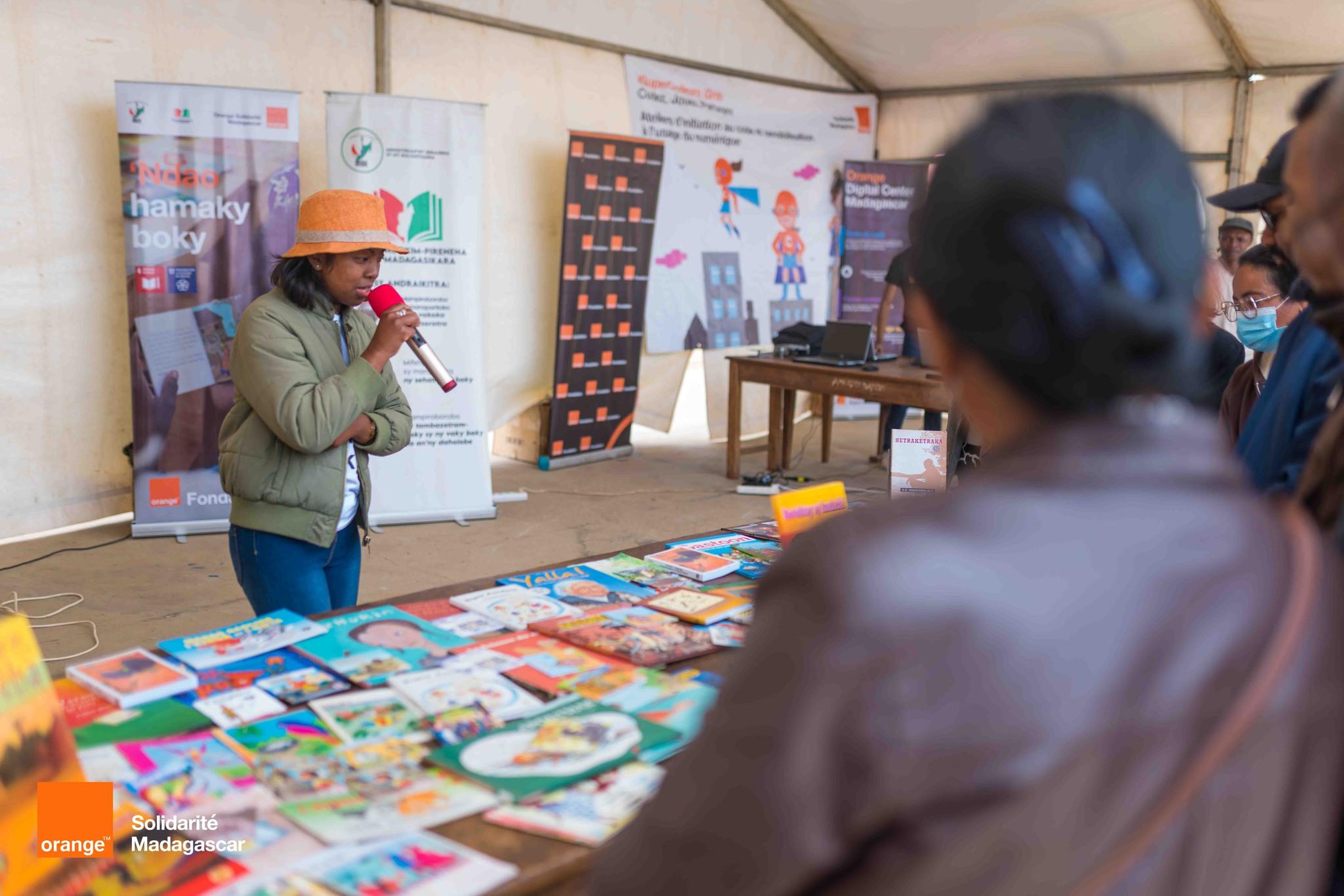 La première foire rurale du livre initiée par Michèle Rakotoson, lauréate POLA 2023