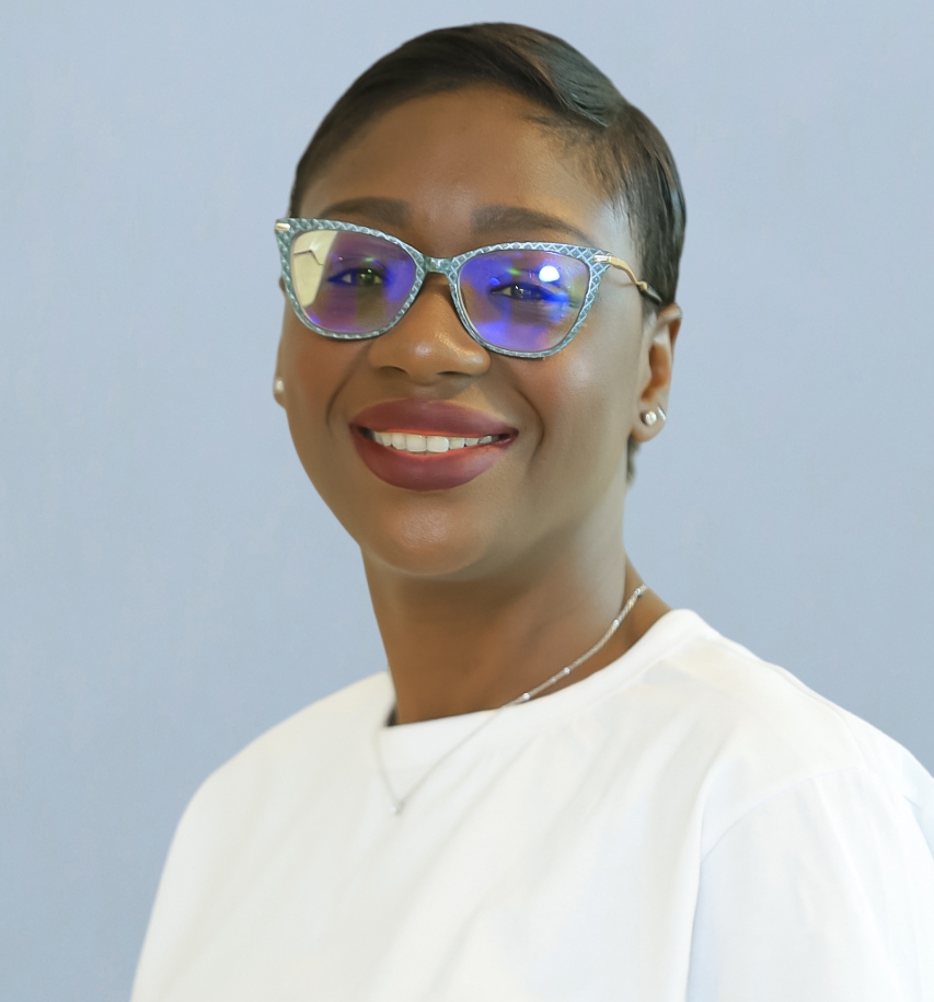 Salamatou contribue à sa façon à procurer du bonheur aux autres